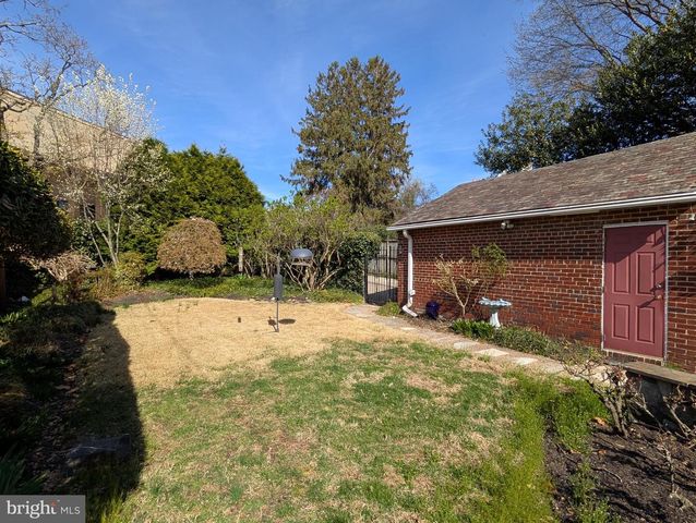 3951 MASSACHUSETTS AVE NW, Washington, DC 20016