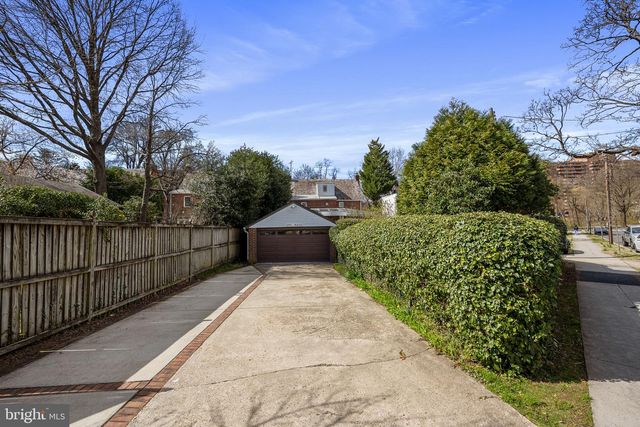 3951 MASSACHUSETTS AVE NW, Washington, DC 20016