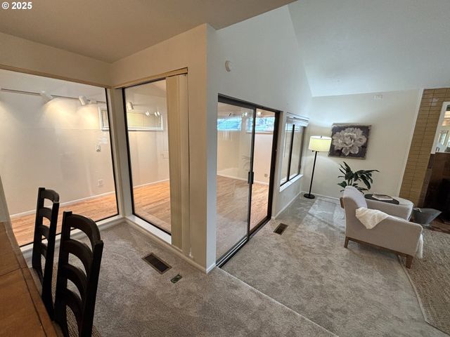 890 ALVINA St Se, Salem, OR 97306