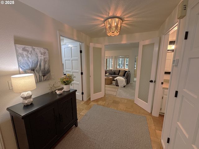 890 ALVINA St Se, Salem, OR 97306