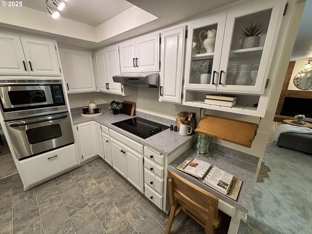 890 ALVINA St Se, Salem, OR 97306