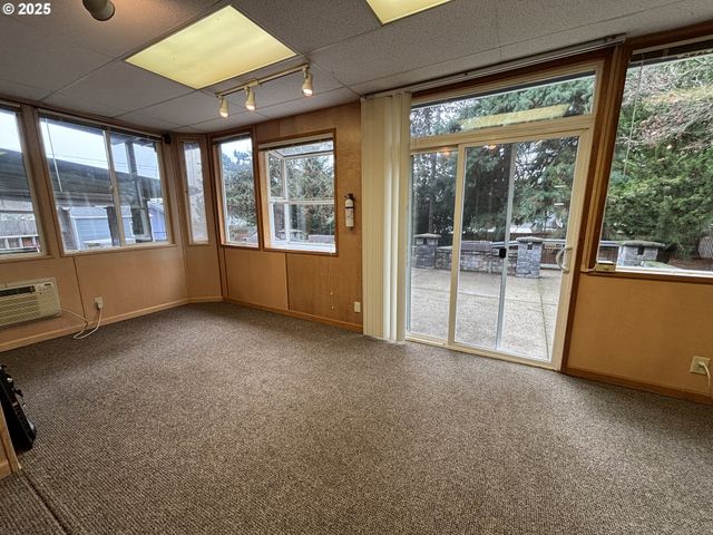 890 ALVINA St Se, Salem, OR 97306