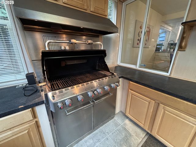 890 ALVINA St Se, Salem, OR 97306