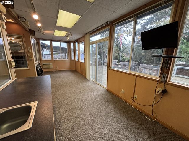 890 ALVINA St Se, Salem, OR 97306