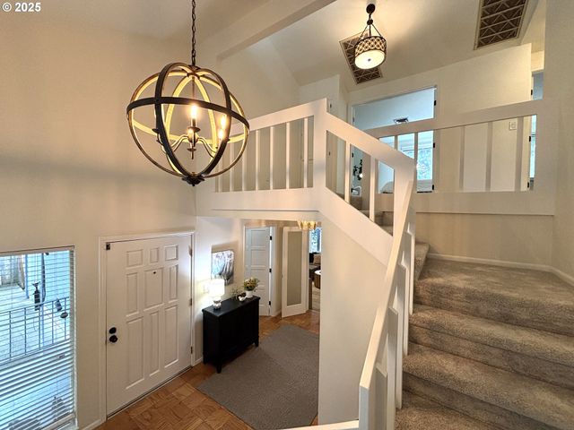 890 ALVINA St Se, Salem, OR 97306