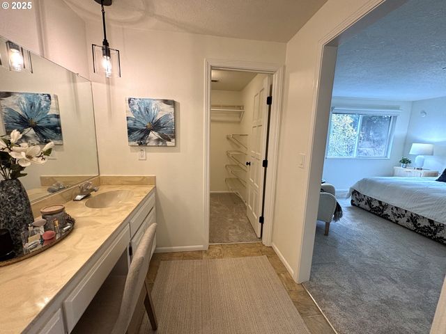 890 ALVINA St Se, Salem, OR 97306