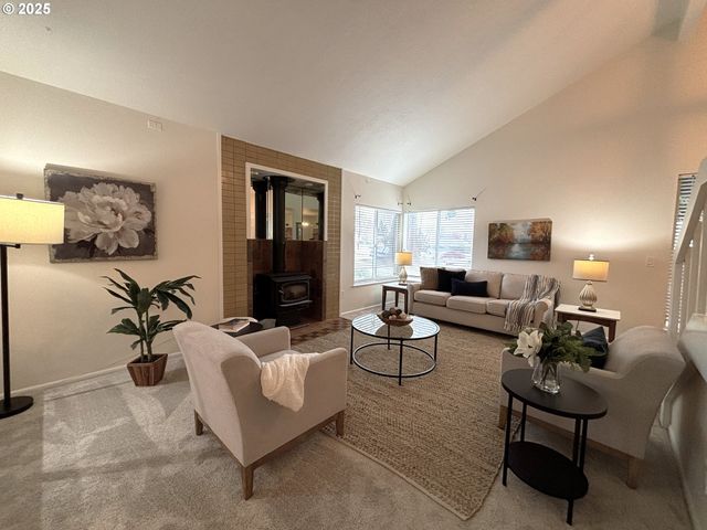 890 ALVINA St Se, Salem, OR 97306