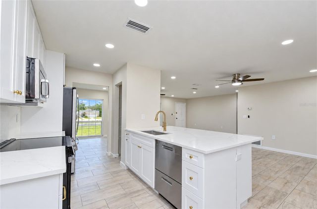8013 W ELM STREET, Tampa, FL 33615