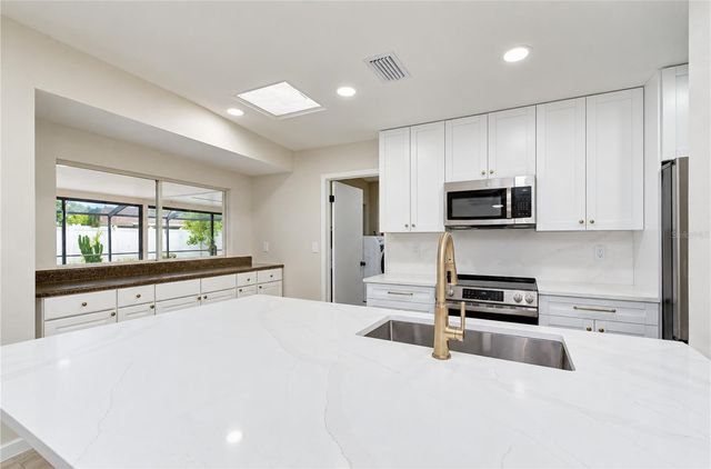 8013 W ELM STREET, Tampa, FL 33615