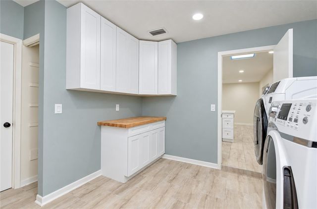 8013 W ELM STREET, Tampa, FL 33615