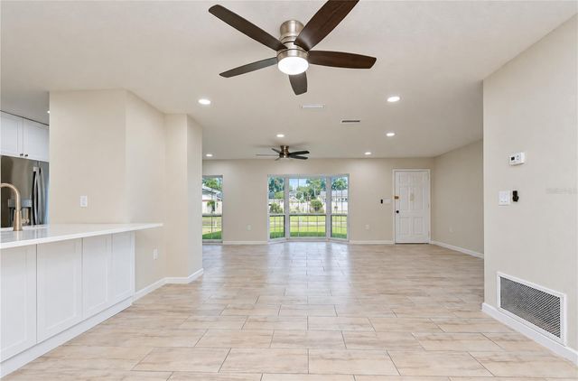 8013 W ELM STREET, Tampa, FL 33615