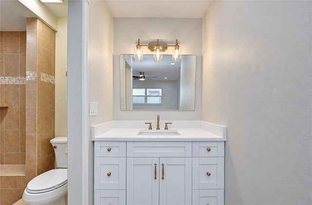 8013 W ELM STREET, Tampa, FL 33615