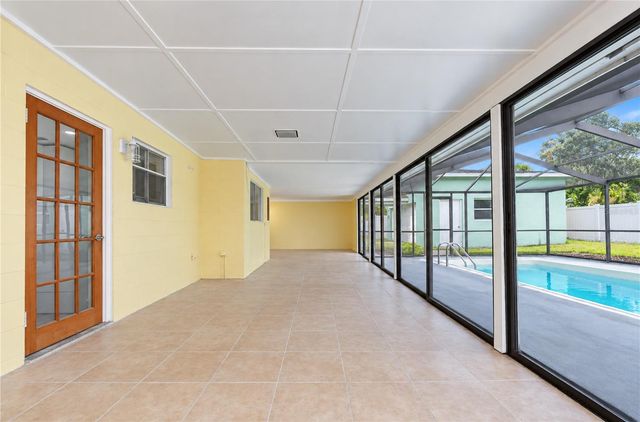 8013 W ELM STREET, Tampa, FL 33615