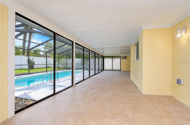 8013 W ELM STREET, Tampa, FL 33615