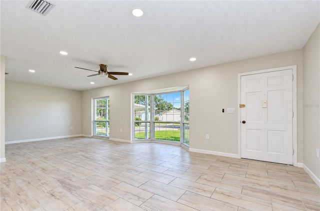 8013 W ELM STREET, Tampa, FL 33615