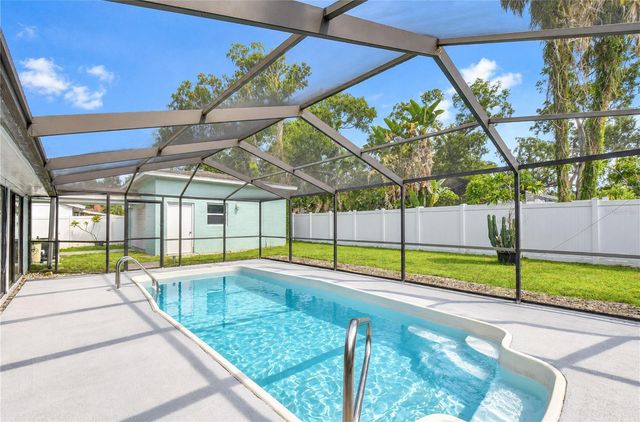 8013 W ELM STREET, Tampa, FL 33615