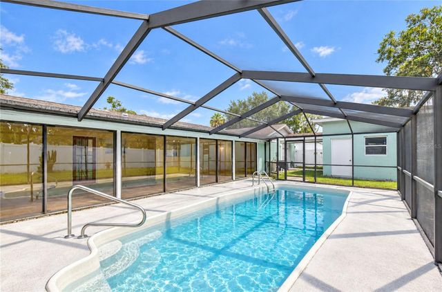 8013 W ELM STREET, Tampa, FL 33615