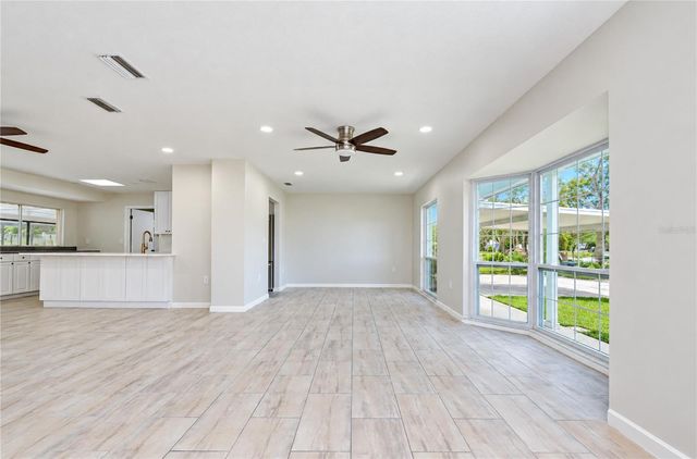 8013 W ELM STREET, Tampa, FL 33615