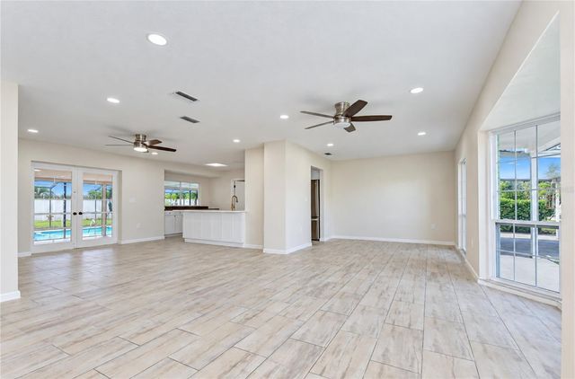 8013 W ELM STREET, Tampa, FL 33615