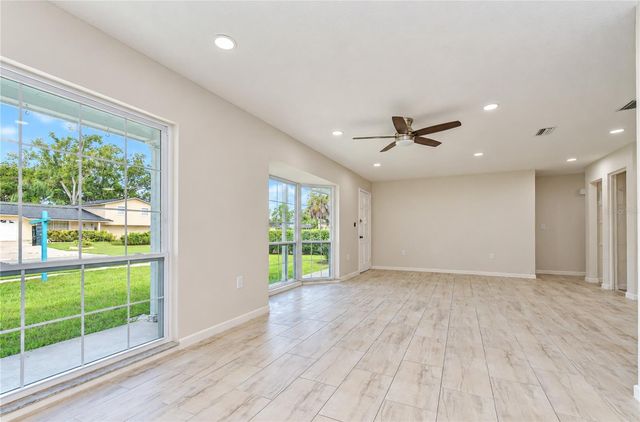 8013 W ELM STREET, Tampa, FL 33615