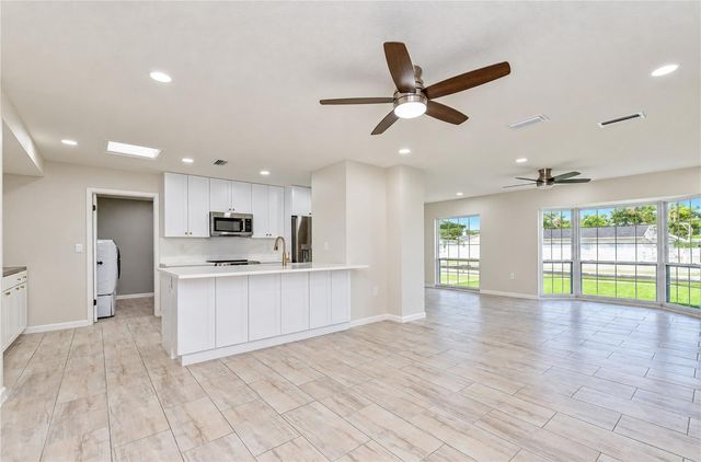 8013 W ELM STREET, Tampa, FL 33615