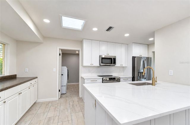 8013 W ELM STREET, Tampa, FL 33615