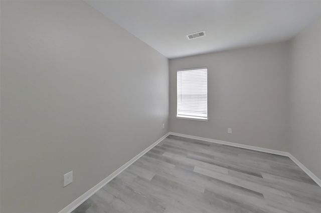 333 Summer Horse Drive, La Marque, TX 77568