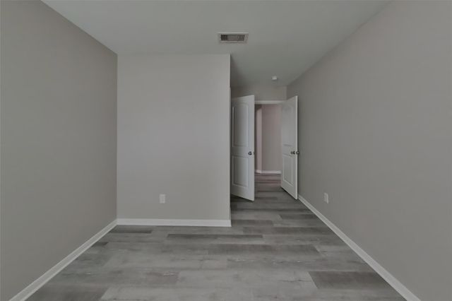 333 Summer Horse Drive, La Marque, TX 77568
