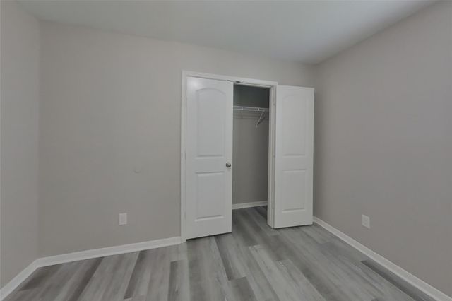 333 Summer Horse Drive, La Marque, TX 77568