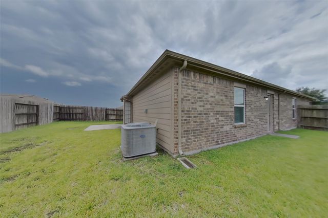 333 Summer Horse Drive, La Marque, TX 77568