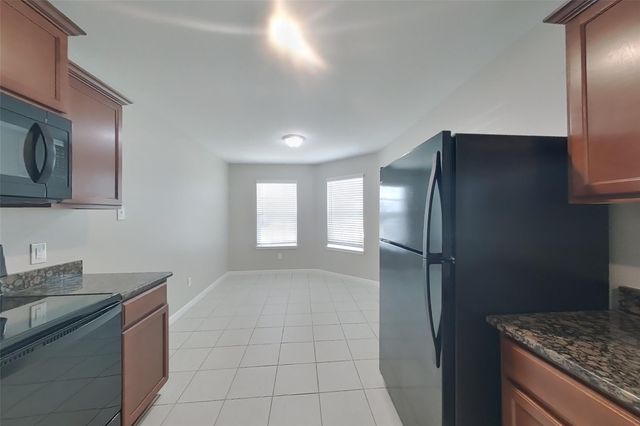 333 Summer Horse Drive, La Marque, TX 77568