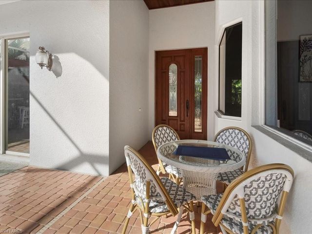 1309 Briarwood CT, Naples, FL 34104