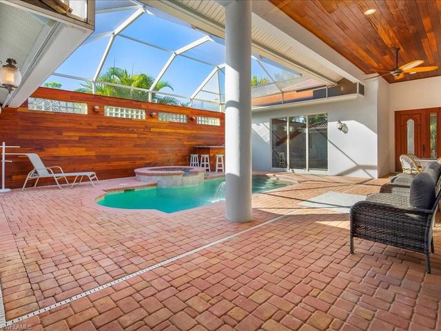 1309 Briarwood CT, Naples, FL 34104