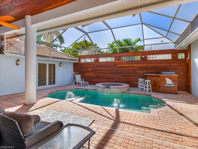 1309 Briarwood CT, Naples, FL 34104