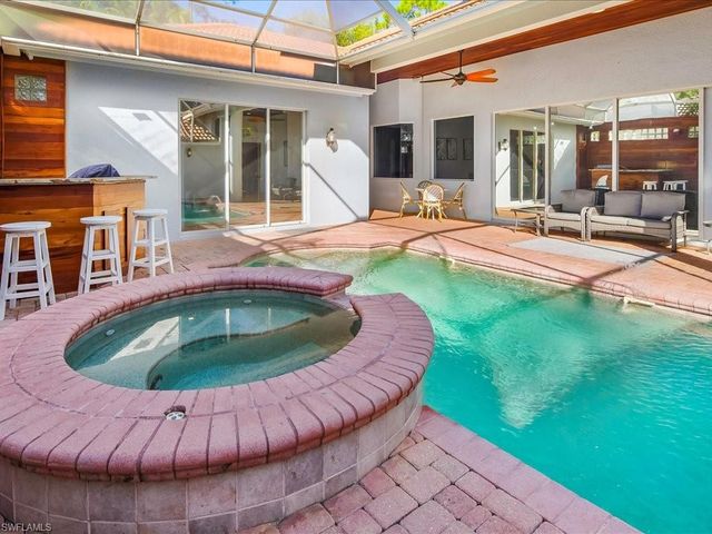 1309 Briarwood CT, Naples, FL 34104