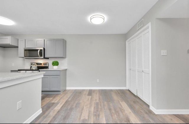 10101 S Gessner Road 811, Houston, TX 77071