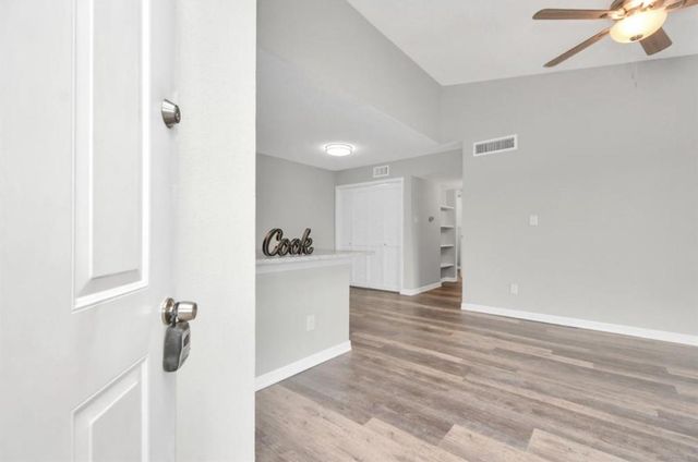 10101 S Gessner Road 811, Houston, TX 77071