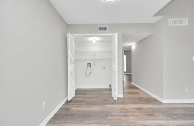 10101 S Gessner Road 811, Houston, TX 77071
