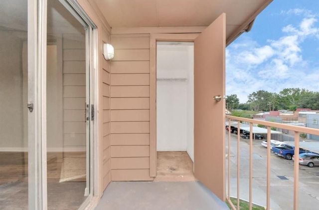 10101 S Gessner Road 811, Houston, TX 77071