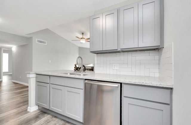 10101 S Gessner Road 811, Houston, TX 77071