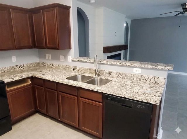 5927 Golden Cove Road, Cove, TX 77523