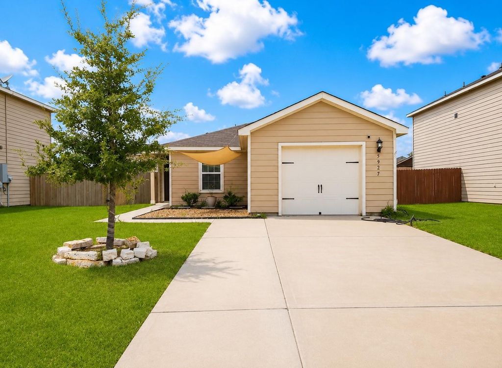 5927 Golden Cove Road, Cove, TX 77523