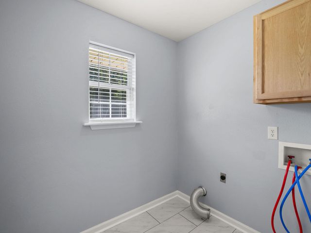 212 Section Line Rd, Leesville, LA 71446