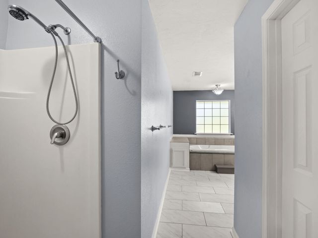 212 Section Line Rd, Leesville, LA 71446