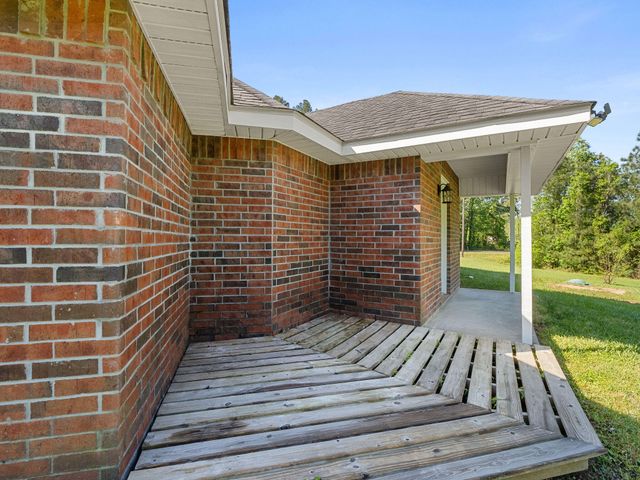 212 Section Line Rd, Leesville, LA 71446