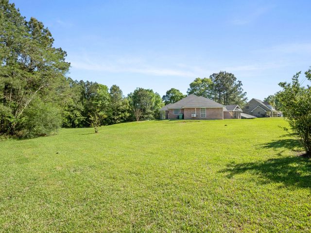 212 Section Line Rd, Leesville, LA 71446