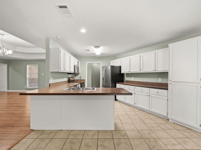 212 Section Line Rd, Leesville, LA 71446