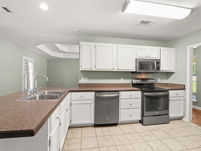 212 Section Line Rd, Leesville, LA 71446