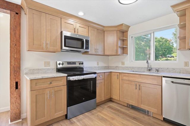 104R Fordway Extension, Derry, NH 03038