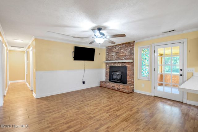 157 Flat Rock Lane, Aberdeen, NC 28315